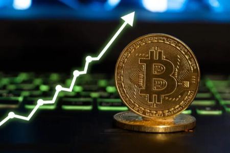 پیش‌بینی جهش قیمت بیت کوین تا ۱۰۸ هزار دلار
