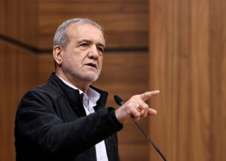 پزشکیان: اگر نمی‌توانیم عدالت را در جامعه پیاده کنیم، مشکل از خود ما است؛ مردم تقصیری ندارند، ما باید خودمان را اصلاح کنیم