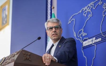 سخنگوی وزارت خارجه: شایعه دیدار پزشکیان و ترامپ، خبرسازی جعلی است