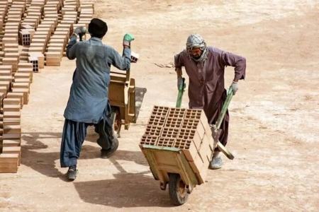 کارشناس بازار کار: سهم اتباع خارجی در بازار کار ایران بیش از ۱۰ درصد است