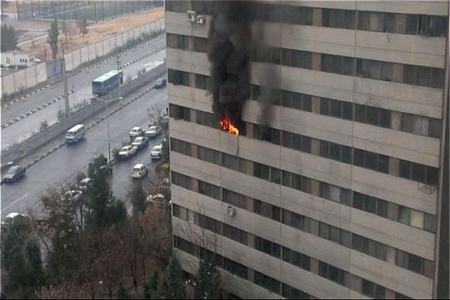 آتش‌سوزی مجتمع مسکونی در اکباتان تهران/ ۳۲ نفر مصدوم شدند