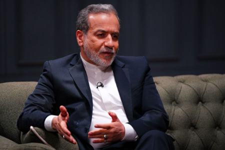 عراقچی: هیچ سناریویی وجود ندارد که در آن ایران از حق خود برای غنی‌سازی با اهداف صلح‌آمیز چشم‌پوشی کند