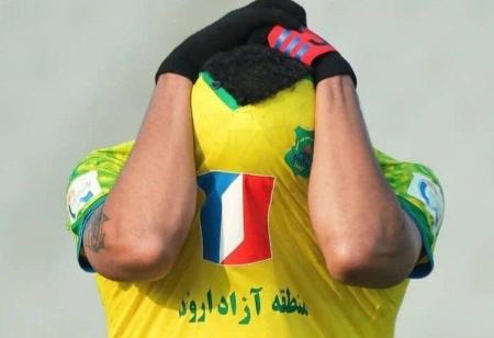 کار کاپیتان نفت به بیمارستان کشید/ پنالتی جان طالب ریکانی را به خطر انداخت