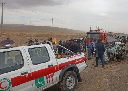 ۴ کشته بر اثر برخورد کامیون با سواری در جاده فیروزآباد