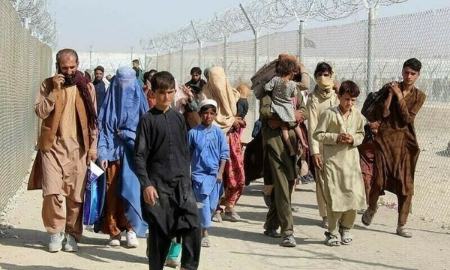 روزنامه جمهوری اسلامی: اتباع افغانستانی سهم بزرگی از آب، برق، گاز، نان و سایر کالاهای اساسی را می‌بلعند اما مسئولان ما اقدام مؤثری برای مهار کردن آنها به عمل نمی‌آورند