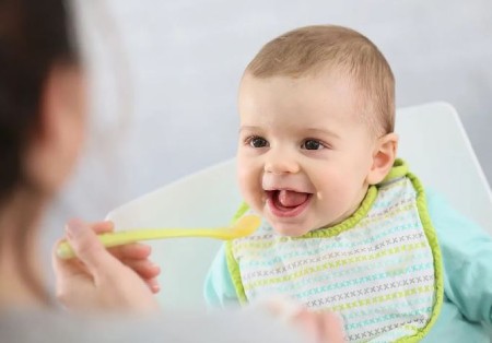 مراحل اصلی غذای کودک