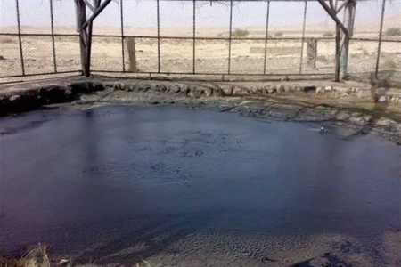 پدیده طبیعی ایلام, چشمه قیر روان