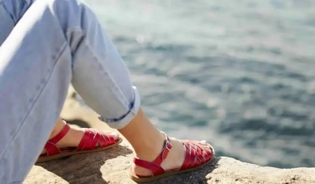 صندل با شلوار جین