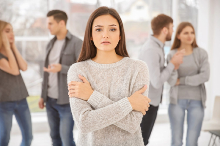 خجالتی ها مشکل روانی دارند؟