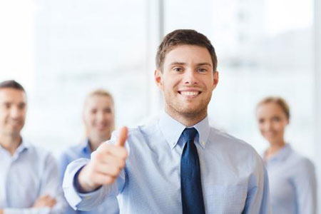 با این کارها، بدون حرف زدن محبوب شوید