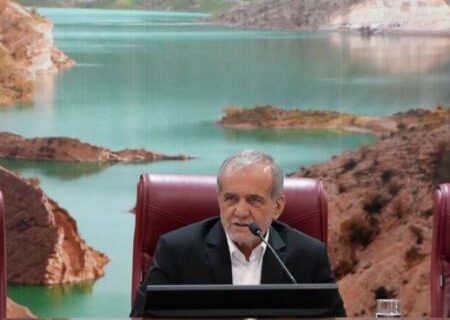 پزشکیان: مبنای گفت‌وگو با آمریکا سیاست‌های رهبر انقلاب است/ زیر بار زور نمی‌رویم