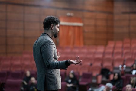 ماکان آریا پارسا نماد موفقیت
