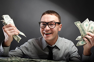 پول خرج کردن شادی‌آور است؟