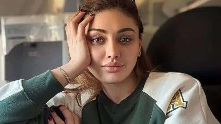 مرگ «شفالی زاریوالا» بازیگر معروف سینمای هند بر اثر تزریق داروهای ضد پیری