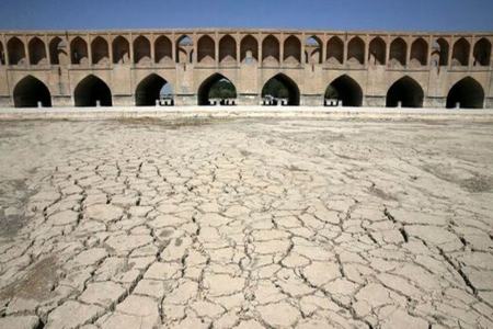 یک فعال محیط‌ زیست: خشکسالی امسال با شدت ۴۰ درصد بیشتر از میانگین درازمدت بود