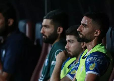 وداع استقلال با ستاره پرسپولیسی‌اش | مهرداد محمدی در ایران ماند تا به تیم دیگری برود