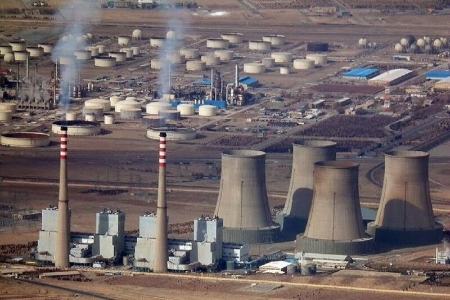 نیروگاه شهید منتظری اصفهان همچنان مازوت می‌سوزاند