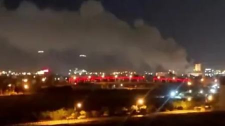 آتش سوزی گسترده یک مجموعه تجاری در مشهد