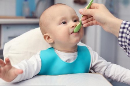 از چه سنی کودکان طعم نمک را احساس می‌کنند؟