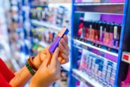 چطور با انتخاب درست لوازم آرایشی و عطر، همیشه بدرخشیم؟