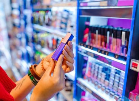 چطور با انتخاب درست لوازم آرایشی و عطر، همیشه بدرخشیم؟