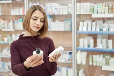 چگونه با انتخاب درست لوازم آرایشی و عطر بدرخشیم؟