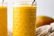 طرز تهیه اسموتی شیر طلایی، نوشیدنی خامه ای و مغذی