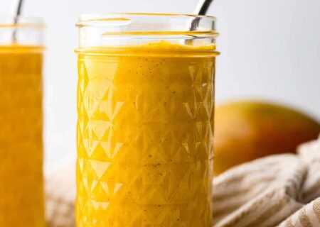 طرز تهیه اسموتی شیر طلایی، نوشیدنی خامه ای و مغذی