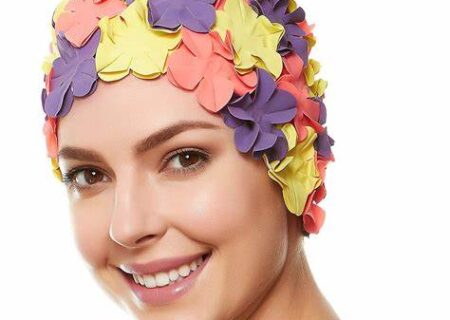 نکات و راهنمای خرید کلاه شنا برای موهای کراتین شده و رنگ شده