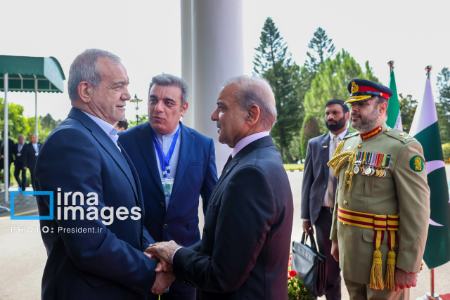 امضای ۱۲ سند همکاری میان ایران و پاکستان | پزشکیان: توجه به همسایگان اصل محوری سیاست خارجی ما است