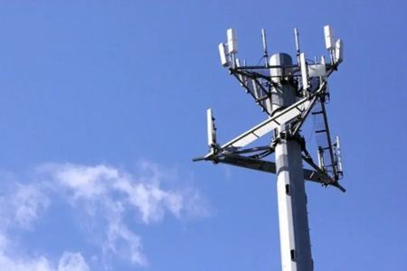 در اوج بحران اینترنت؛ شهرداری دکل‌های مخابراتی را پایین کشید