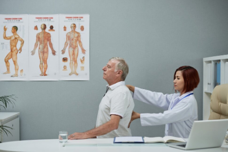 شرایط تحصیل در رشته کایروپراکتیک: چه مسیری را باید طی کنید؟