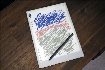 تبلتی به نازکی یک برگ کاغذ