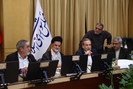عراقچی: سند توافق شده با آژانس محرمانه است | در صورت اجرای اسنپ بک توافق با آژانس اعتبار خود را از دست می دهد