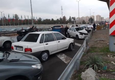 ۱۰ مصدوم در تصادف زنجیره‌ای اصفهان