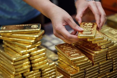 طلای جهانی اوج گرفت | سقوط ناگهانی بیت‌کوین و ریزش گسترده آلت‌ کوین‌ها