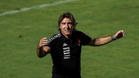 3 برد در 18 بازی؛ ساپینتو بوی اخراج دوباره می‌دهد؟ | استقلال و فرهاد در مسیر تلاقی سریع!