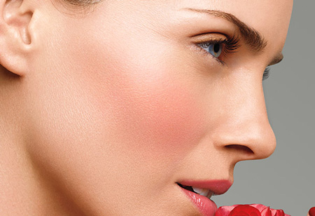 راهنمای قدم به قدم رژگونه زدن با توجه به فرم صورت‌تان + عکس