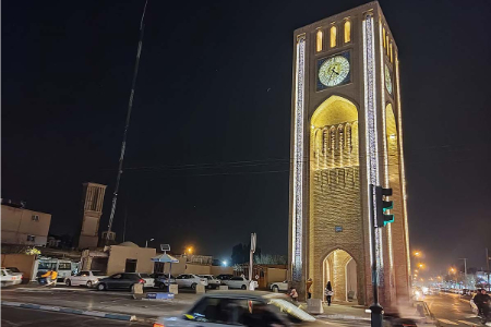 آشنایی با میدان ساعت یزد: میراثی از دوران کهن