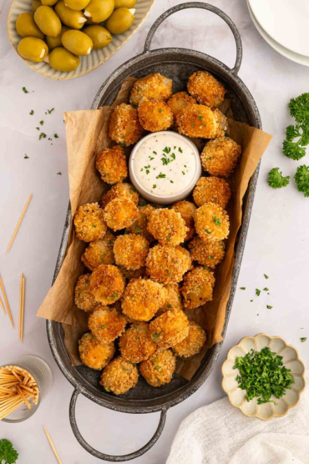 طرز تهیه زیتون سوخاری و ترد: یک پیش‌غذای جذاب و خوشمزه