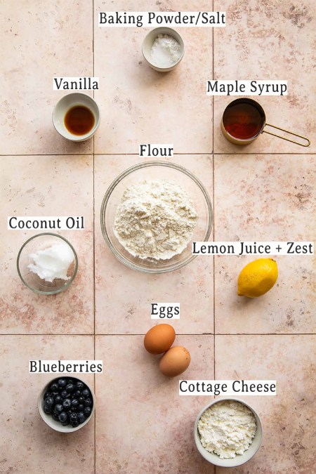 طرز درست کردن مافین های لیمویی بلوبری با پنیر کاتیج