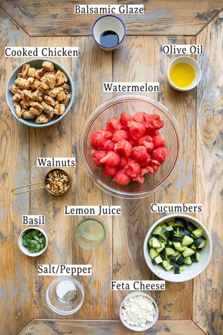 سالاد هندوانه با مرغ و پنیر فتا