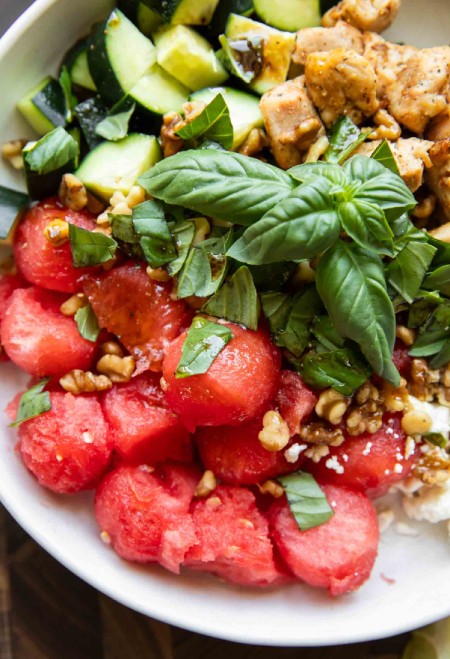 طرز تهیه سالاد هندوانه با مرغ