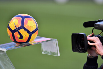 تکذیب خبر جنجالی سازمان لیگ؛ ورود موبایل و دوربین هواداران فقط با مجوز❗️