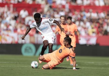 شکست سنگین بارسلونا مقابل سویا | برد رم برابر فیورنتینا