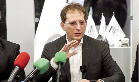 بابک زنجانی پلتفرم شبکه نمایش خانگی هم خرید