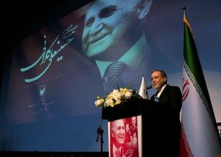 عراقچی: پیگیر صدور روادید نمایندگان ایران برای قرعه‌کشی جام جهانی هستیم | اظهارات جنجالی وزیر خارجه درباره دربی تهران