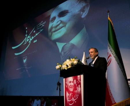 عراقچی: پیگیر صدور روادید نمایندگان ایران برای قرعه‌کشی جام جهانی هستیم | اظهارات جنجالی وزیر خارجه درباره دربی تهران