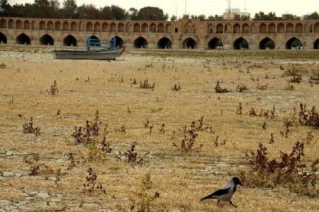بحران آب اصفهان تا سه ماه آینده چندین استان را درگیر می‌کند
