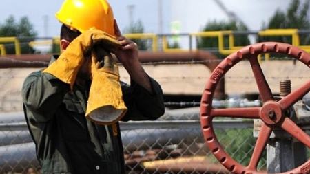 ۱۱۵ دلار از دستمزد کارگر ایرانی گم شد